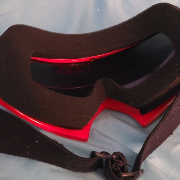 Tinted Goggles - Picture 2 of 2